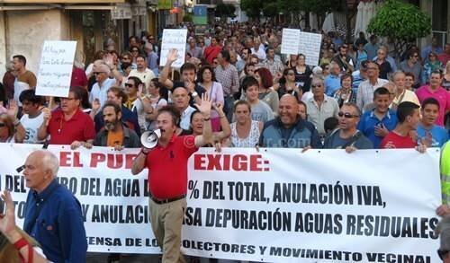 Manifestacion Recibo Agua May2013 (1)