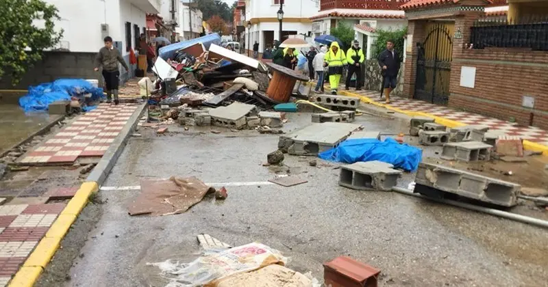 Las lluvias ca&iacute;das han dejado mas de un centenar de incidencias en la comarca, sobre todo en Los Barrios y San Roque (1)