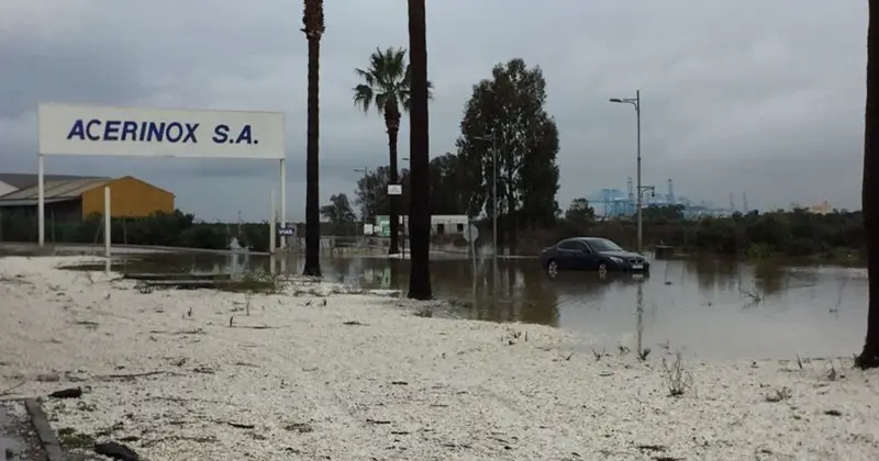 Las lluvias ca&iacute;das han dejado mas de un centenar de incidencias en la comarca, sobre todo en Los Barrios y San Roque (5)