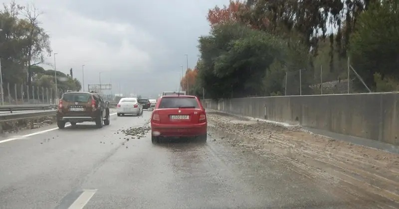 Las lluvias ca&iacute;das han dejado mas de un centenar de incidencias en la comarca, sobre todo en Los Barrios y San Roque (13)