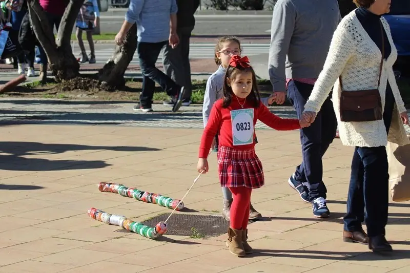 Las mejores im&aacute;genes del Arrastre de Latas 2017 en Algeciras (14)