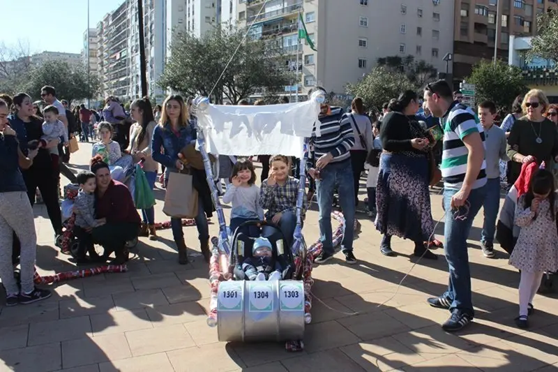 Las mejores im&aacute;genes del Arrastre de Latas 2017 en Algeciras (24)