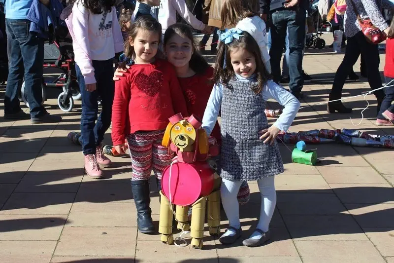 Las mejores im&aacute;genes del Arrastre de Latas 2017 en Algeciras (25)