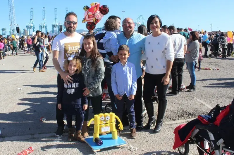 Las mejores im&aacute;genes del Arrastre de Latas 2017 en Algeciras (35)