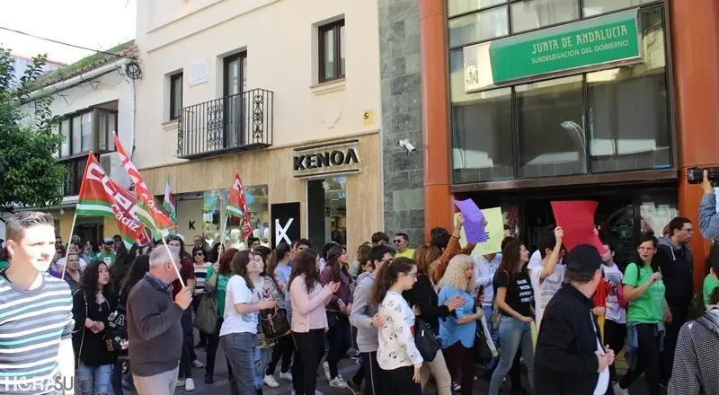 Protestas por la Educaci&oacute;n P&uacute;blica en Algeciras (3)