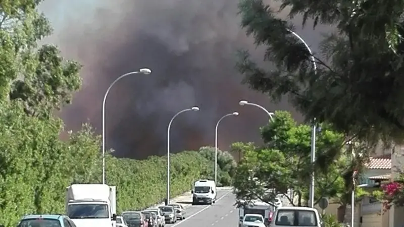 Primeros minutos del incendio desde San Bernab&eacute;. Foto de Alba Puerta