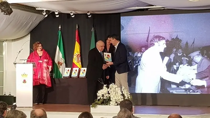 III Premios Comarcales, Premio a la Comunicaci&oacute;n para Jos&eacute; Luis Yag&uuml;e, veterano precursor de la prensa comarcal