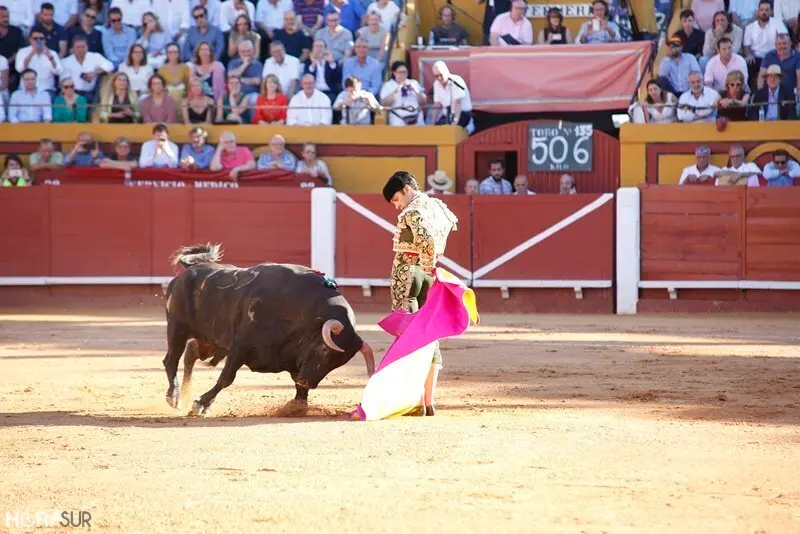 Jos&eacute; Tom&aacute;s y Miguel &Aacute;ngel Perera nos dejan im&aacute;genes para el recuerdo en un d&iacute;a grande para la historia taurina de Algeciras (5)