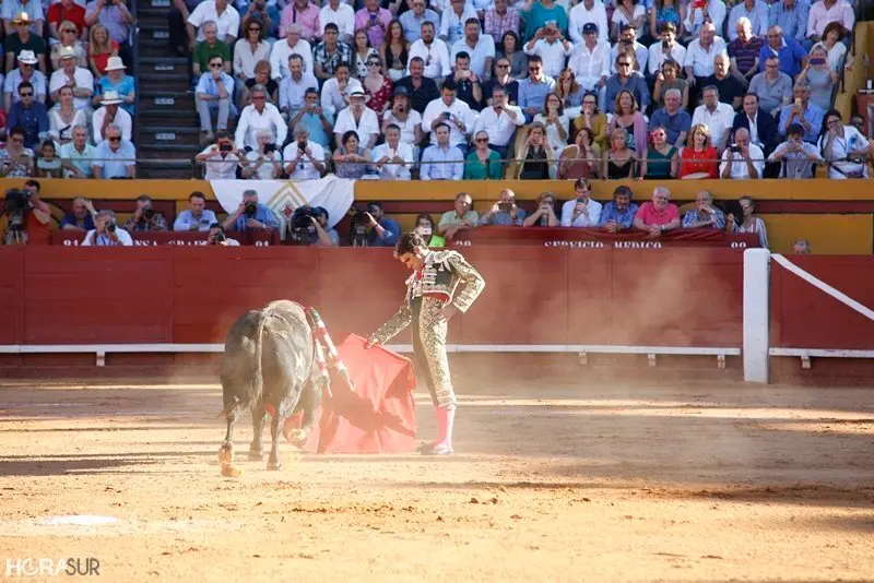 Jos&eacute; Tom&aacute;s y Miguel &Aacute;ngel Perera nos dejan im&aacute;genes para el recuerdo en un d&iacute;a grande para la historia taurina de Algeciras (8)