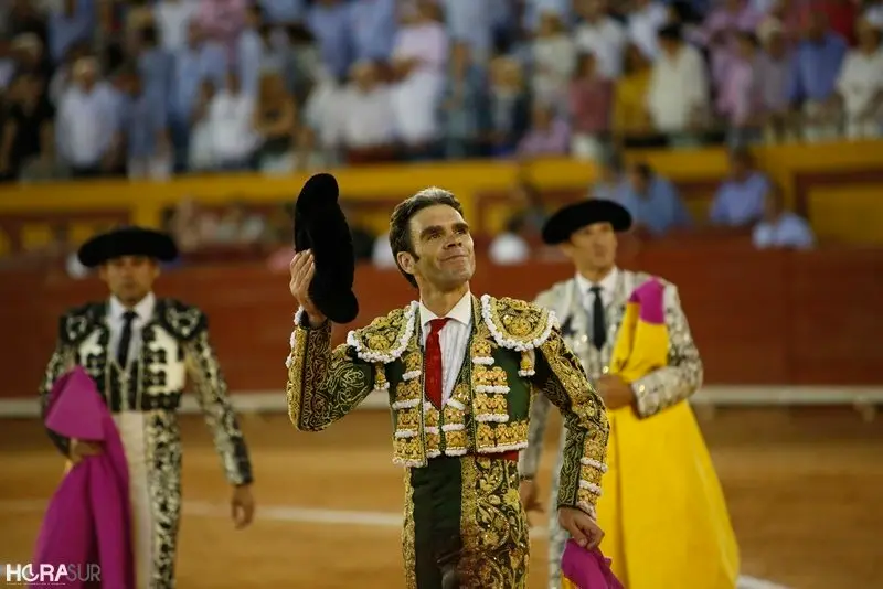 Jos&eacute; Tom&aacute;s y Miguel &Aacute;ngel Perera nos dejan im&aacute;genes para el recuerdo en un d&iacute;a grande para la historia taurina de Algeciras (46)