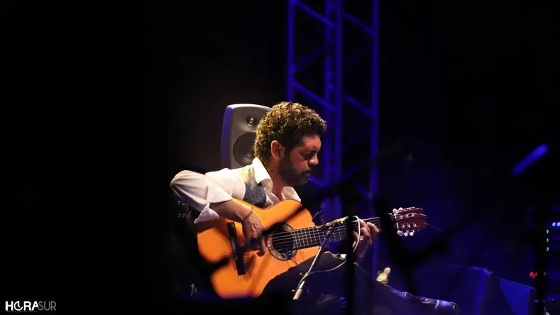 Jos&eacute; Carlos G&oacute;mez abre magistralmente el V Encuentro de Guitarra Paco de Luc&iacute;a en el Parque Mar&iacute;a Cristina de Algeciras (3)