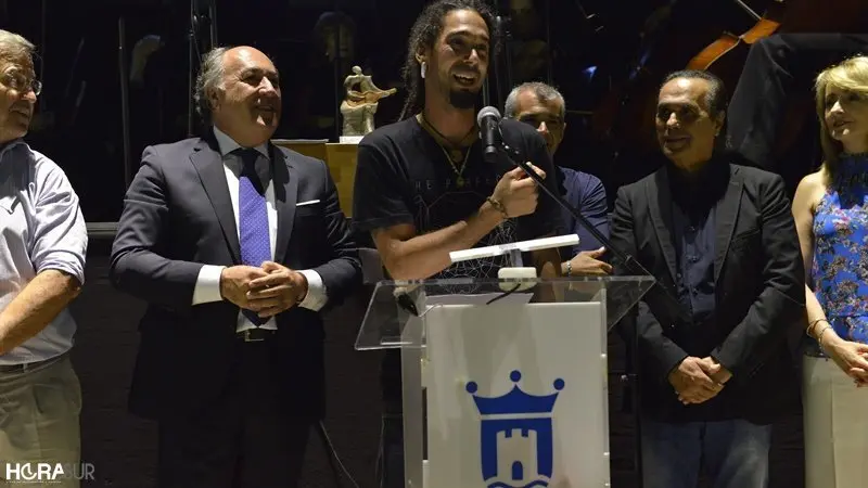 Daniel Casares y la Orquesta Sinf&oacute;nica de M&aacute;laga, brillantes en el cierre del V Encuentro de Guitarra Paco de Luc&iacute;a (2)