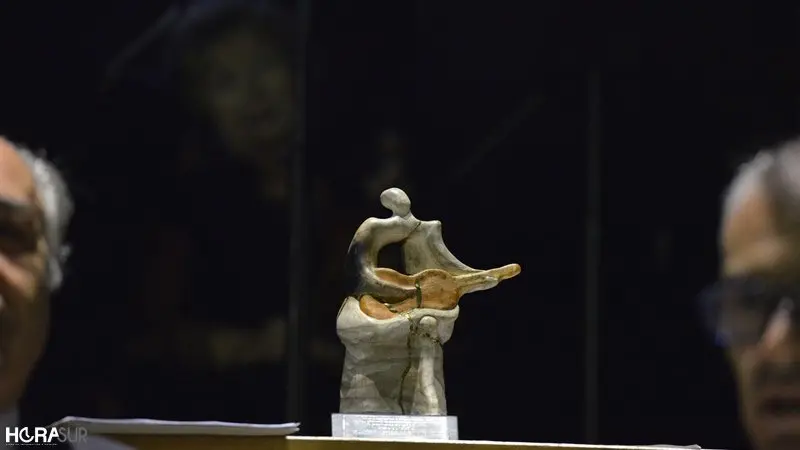 Estatuilla del premio 'Guitarra Especial' que ha reca&iacute;do en Pepe de Luc&iacute;a