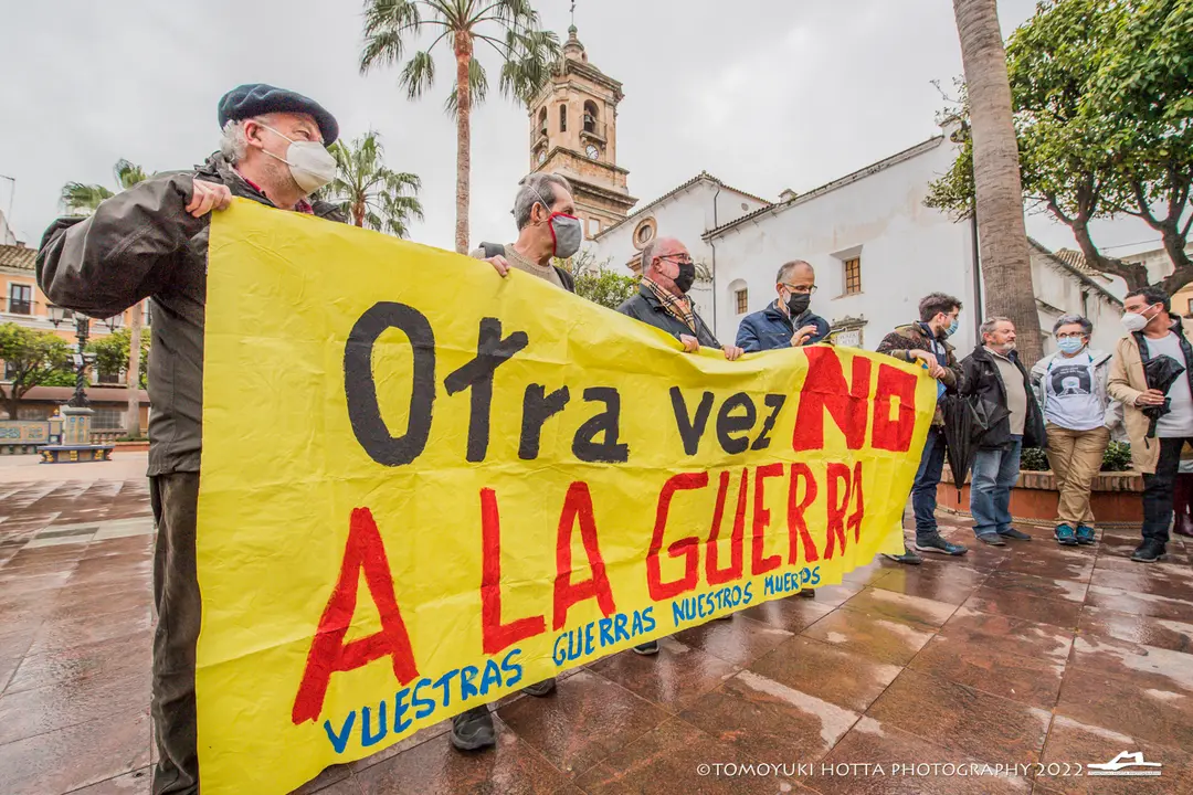 Protesta de Amnist&iacute;a Internacional en Algeciras contra la guerra en Ucrania - Tomoyuki Hotta (2)