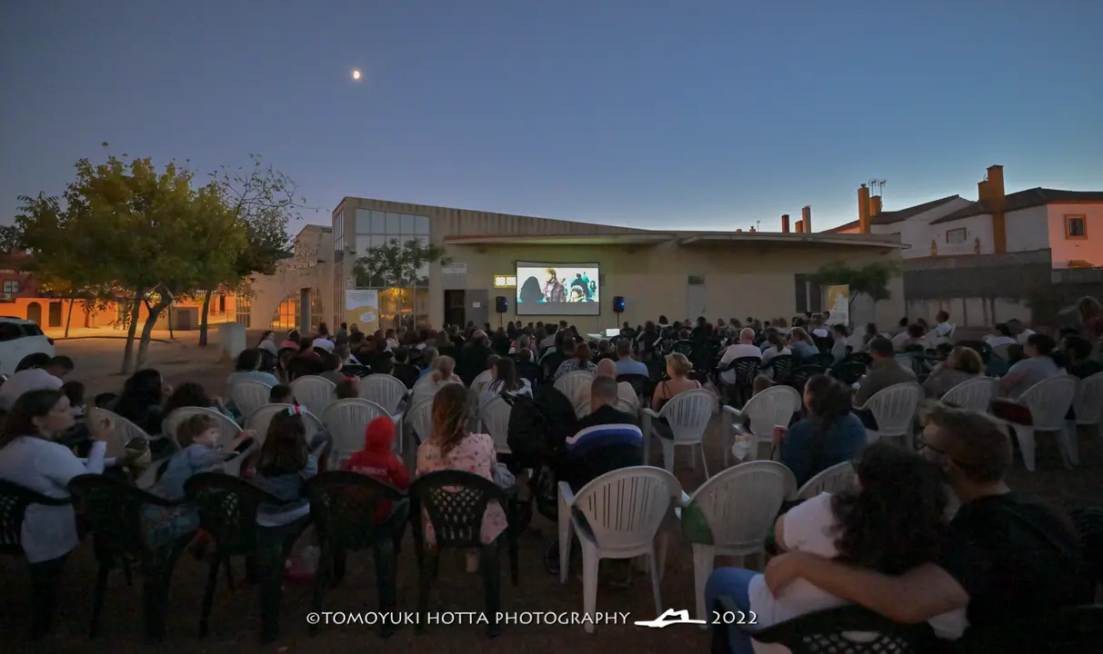 Cine de verano en San Bernab&eacute;/ Tomoyuki Hotta