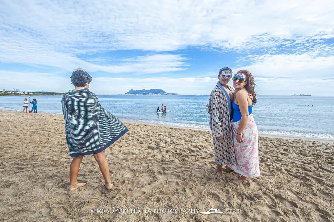 &Uacute;ltimo ba&ntilde;o del a&ntilde;o. Foto Tomoyuki Hotta (28)