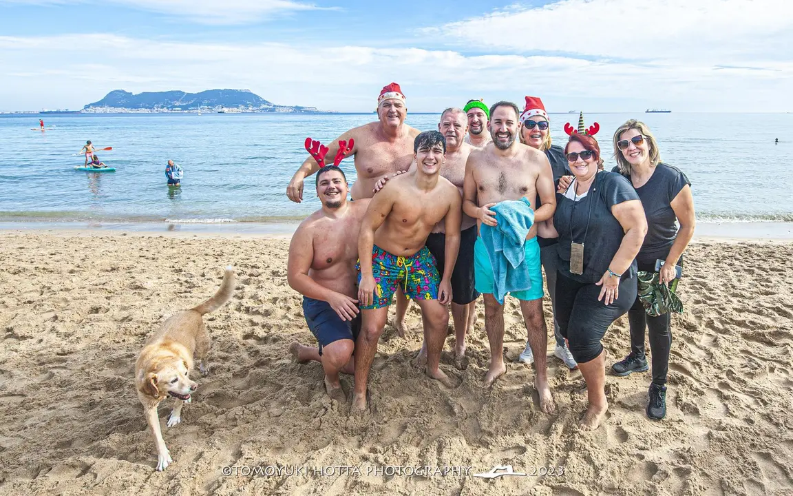 &Uacute;ltimo ba&ntilde;o del a&ntilde;o. Foto Tomoyuki Hotta (42)