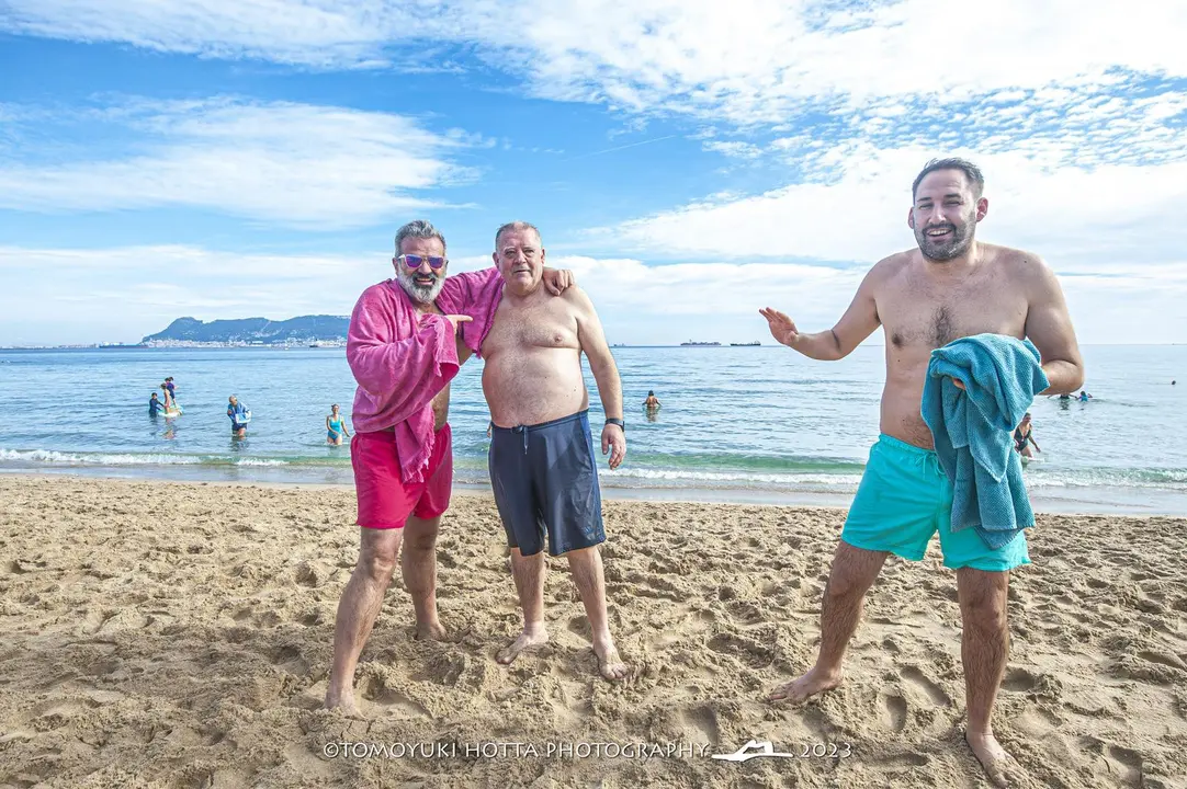 &Uacute;ltimo ba&ntilde;o del a&ntilde;o. Foto Tomoyuki Hotta (44)