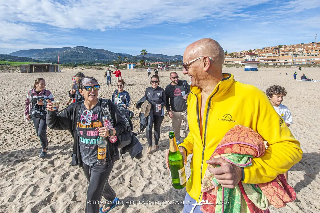 &Uacute;ltimo ba&ntilde;o del a&ntilde;o. Foto Tomoyuki Hotta (49)