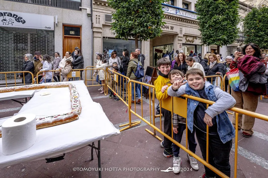 Rosc&oacute;n de Reyes Gigante. Foto Tomoyuki Hotta (16)