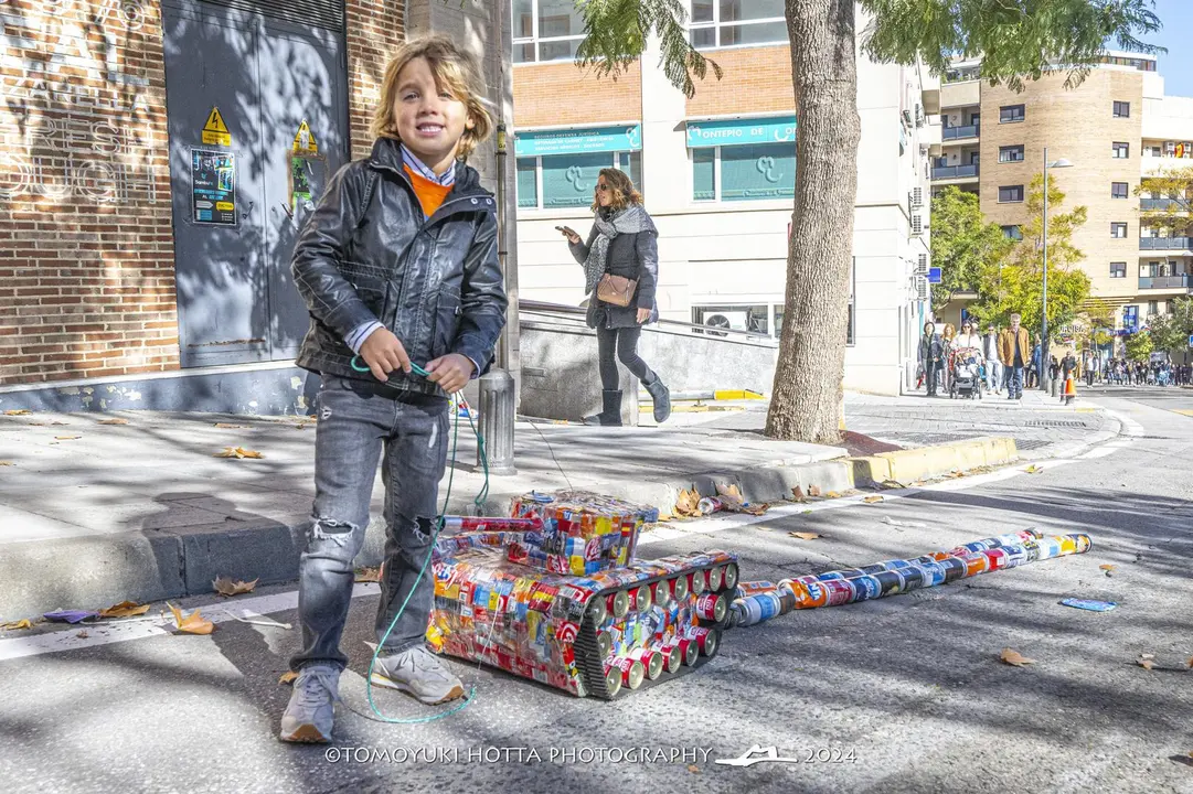 Arrastre de latas. Foto Tomoyuki Hotta (8)