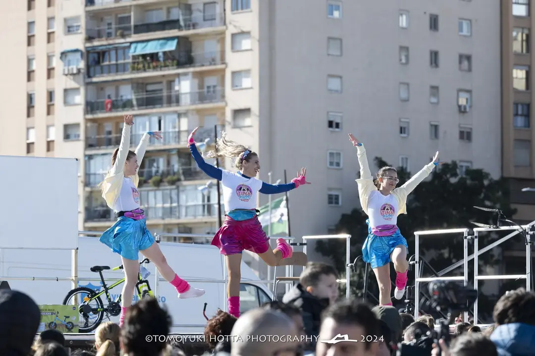 Arrastre de latas. Foto Tomoyuki Hotta (18)