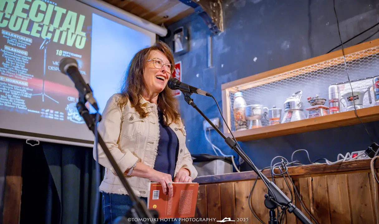 Recital poes&iacute;a Caf&eacute; Teatro. Foto Tomoyuki Hotta (38)