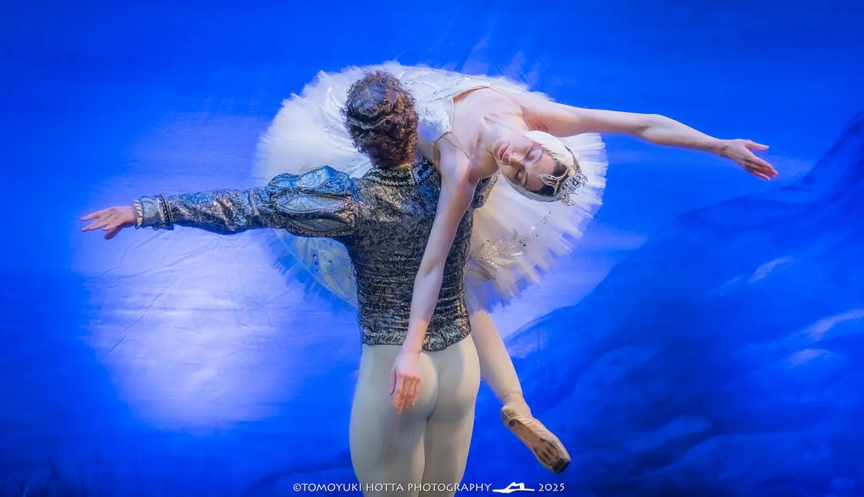 El Lago de los Cisnes. Foto Tomoyuki Hotta (10)
