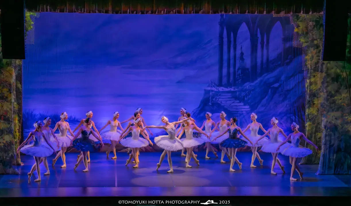 El Lago de los Cisnes. Foto Tomoyuki Hotta (1)
