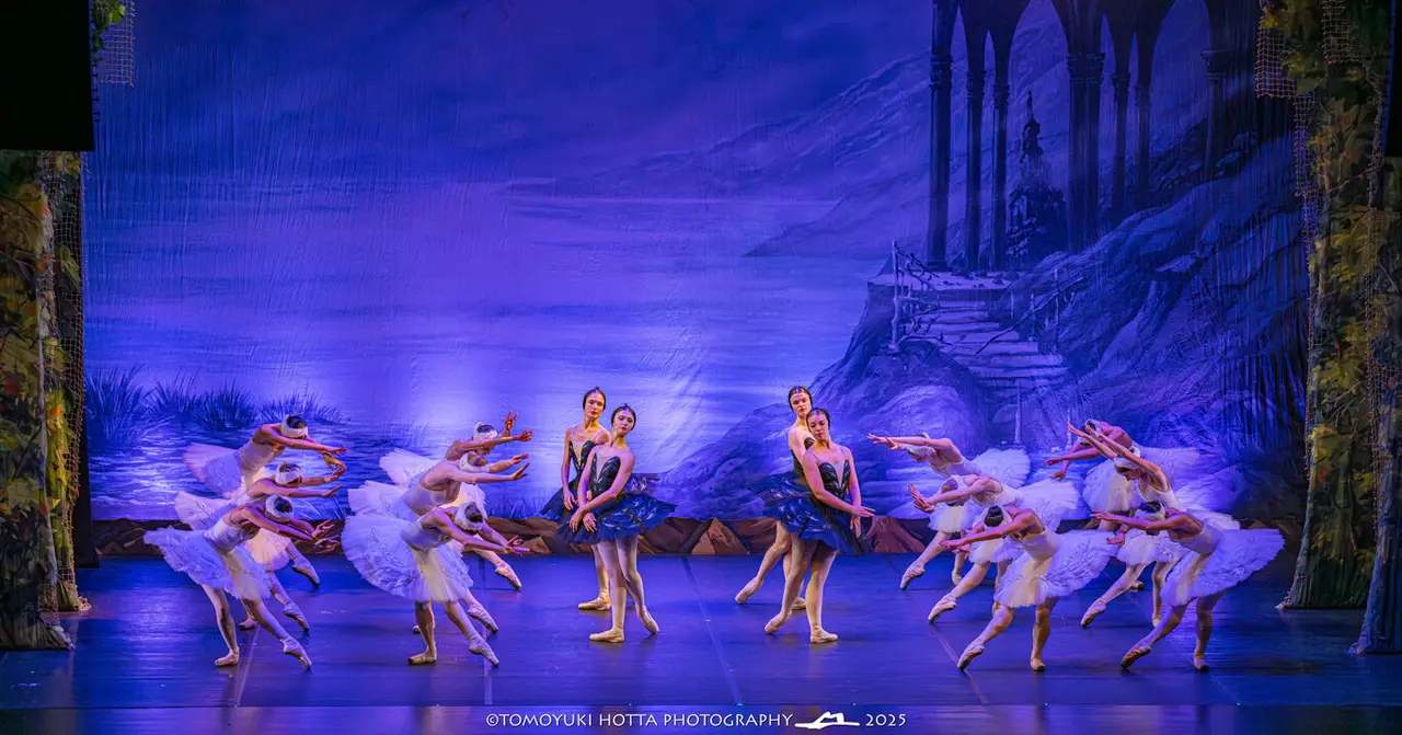 El Lago de los Cisnes. Foto Tomoyuki Hotta (32)