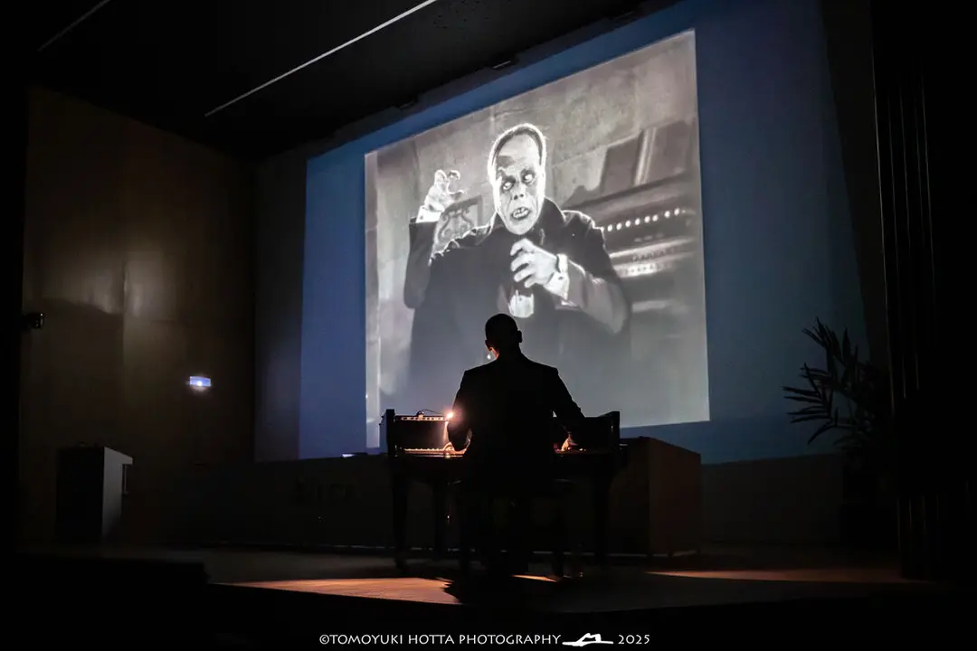 El fantasma de la &oacute;pera. Foto Tomoyuki Hotta (10)