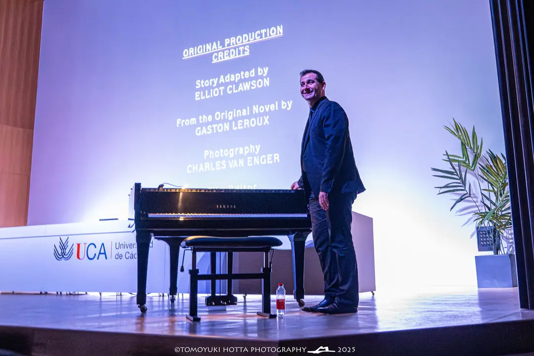 El fantasma de la &oacute;pera. Foto Tomoyuki Hotta (11)