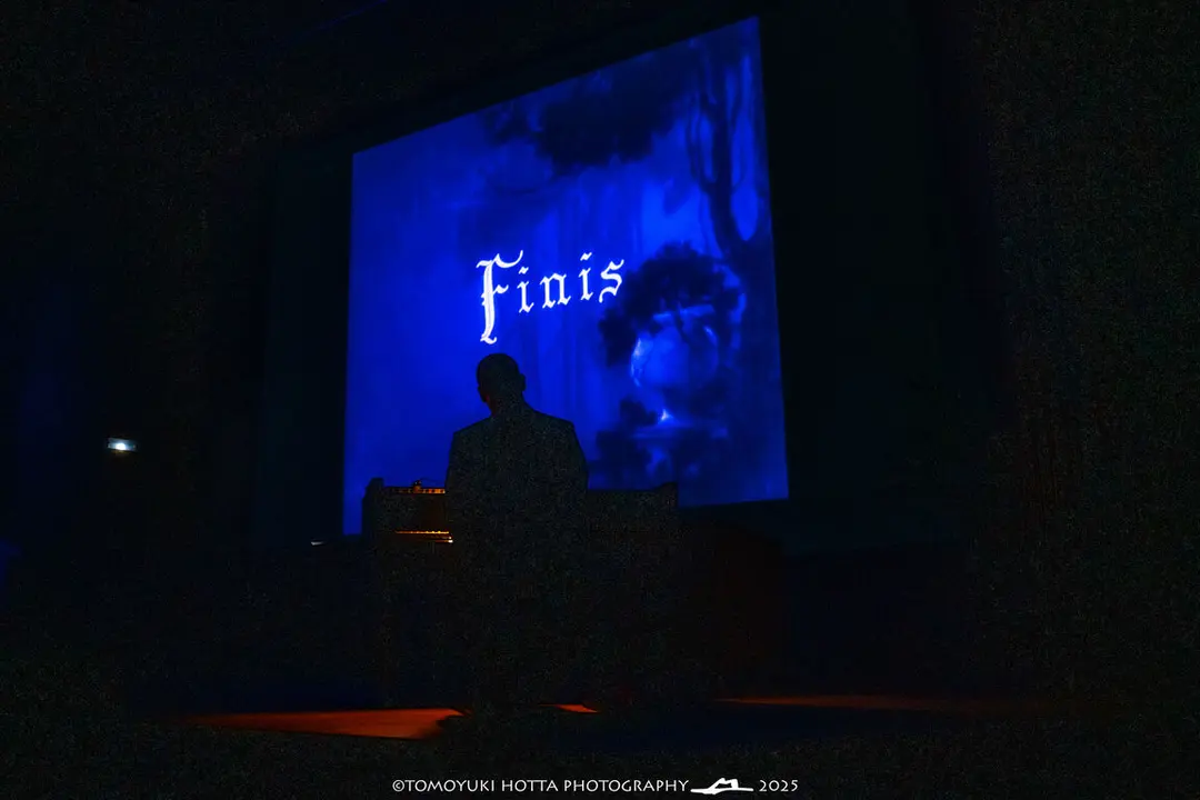 El fantasma de la &oacute;pera. Foto Tomoyuki Hotta (1)