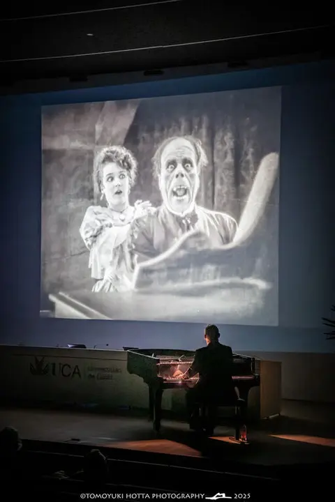 El fantasma de la &oacute;pera. Foto Tomoyuki Hotta (22)