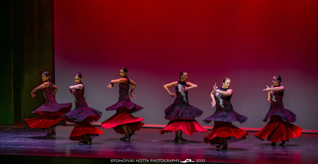 Gala Adagio. Foto Tomoyuki Hotta (1)
