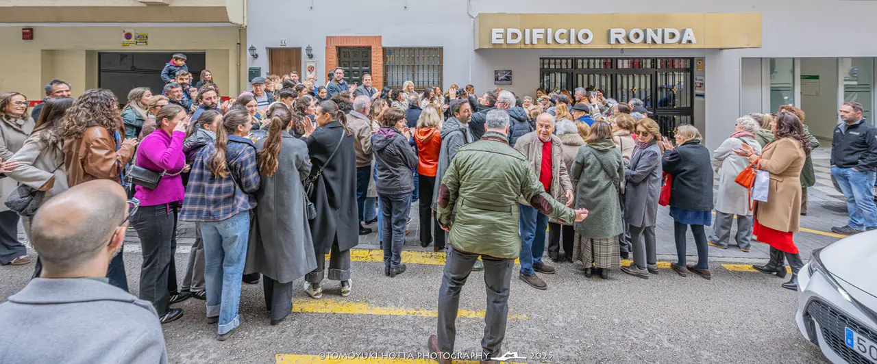 Placa Lola Manteca. Foto Tomoyuki Hotta (3)