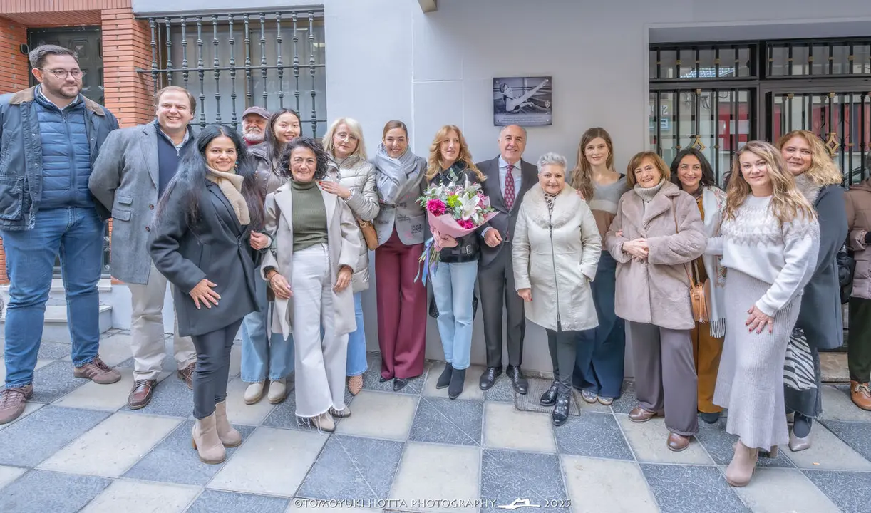 Placa Lola Manteca. Foto Tomoyuki Hotta (10)