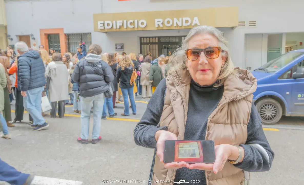 Placa Lola Manteca. Foto Tomoyuki Hotta (15)
