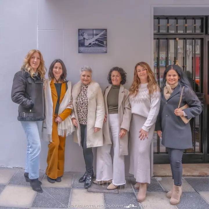 Placa Lola Manteca. Foto Tomoyuki Hotta (25)