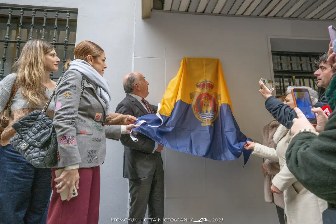 Placa Lola Manteca. Foto Tomoyuki Hotta (33)
