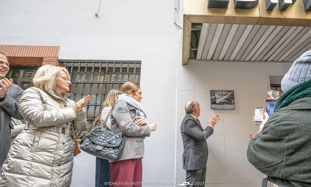Placa Lola Manteca. Foto Tomoyuki Hotta (35)