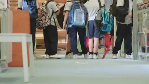 Menores en un colegio