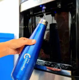 Dosificador de agua en el puerto de Algeciras