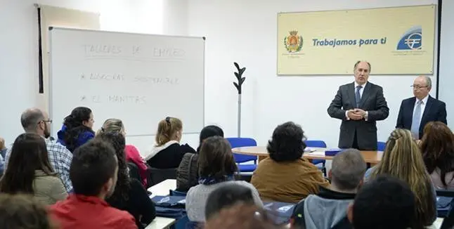 ALCALDE DA LA BIENVENIDA A LOS TALLERES DE EMPLEO