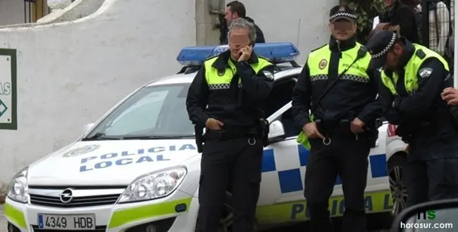 Policia Local en tareas de control