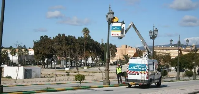 Reparaci&oacute;n luminarias Carlos Cano Los Barrios
