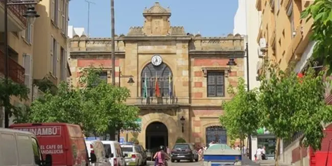 Fachada principal del Ayuntamiento de Algeciras
