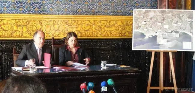 Landaluce y Elena Cortes en el Ayuntamiento de Algeciras
