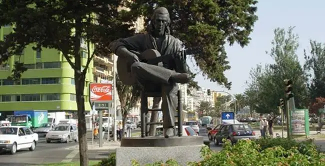Paco de Lucia estatua