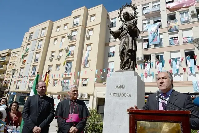 inauguracion monolito en honor de Maria Auxiliadora